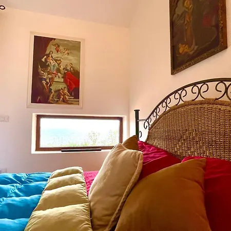 La Dolce Vista & Jacuzzi Villa