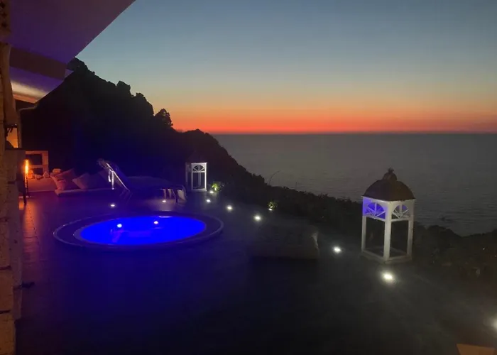 La Dolce Vista & Private Jacuzzi *